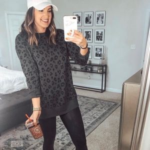 Black cheeta crewneck